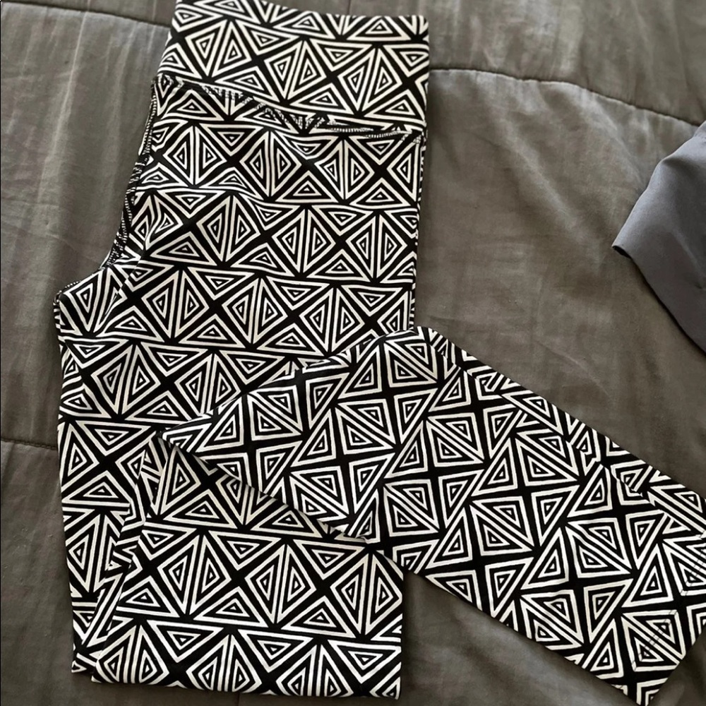 Victoria’s Secret yoga leggings